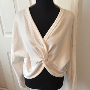Ocean Drive Oversized Wrap White Sweatshirt size small